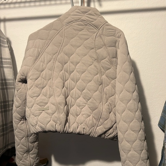 Lululemon Quilted Bomber - Picture 4 of 5